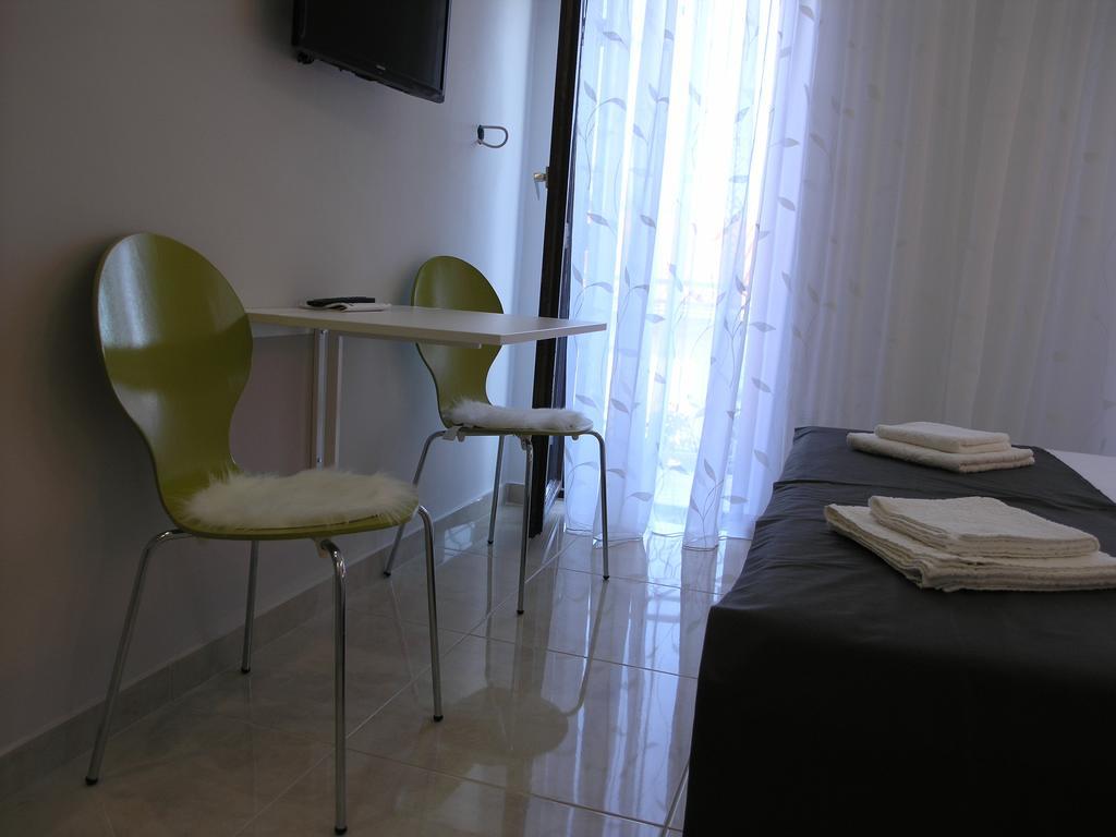 Apartments Dobrila Podgora Exterior foto
